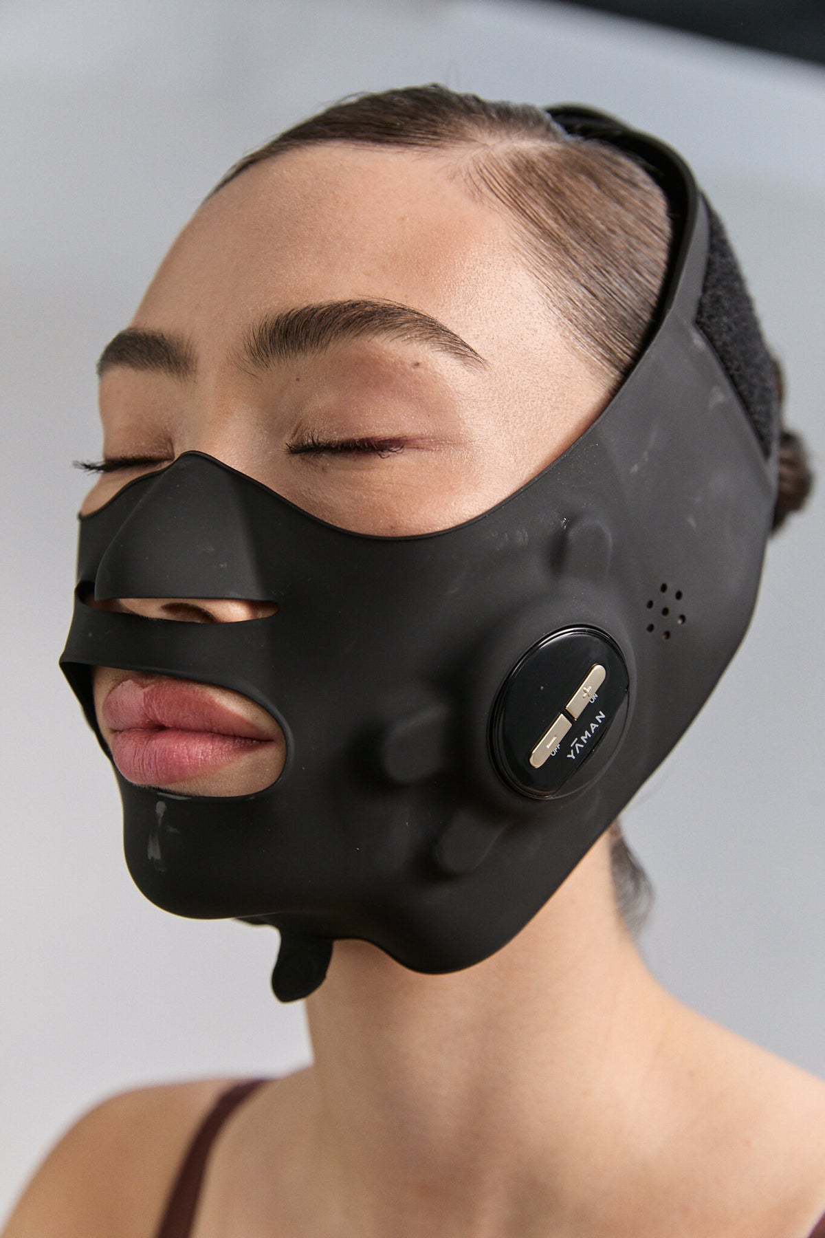 Model wearing Medi Lift Plus mask