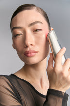 Model using Photo Plus Shiny Neo on her cheekbone